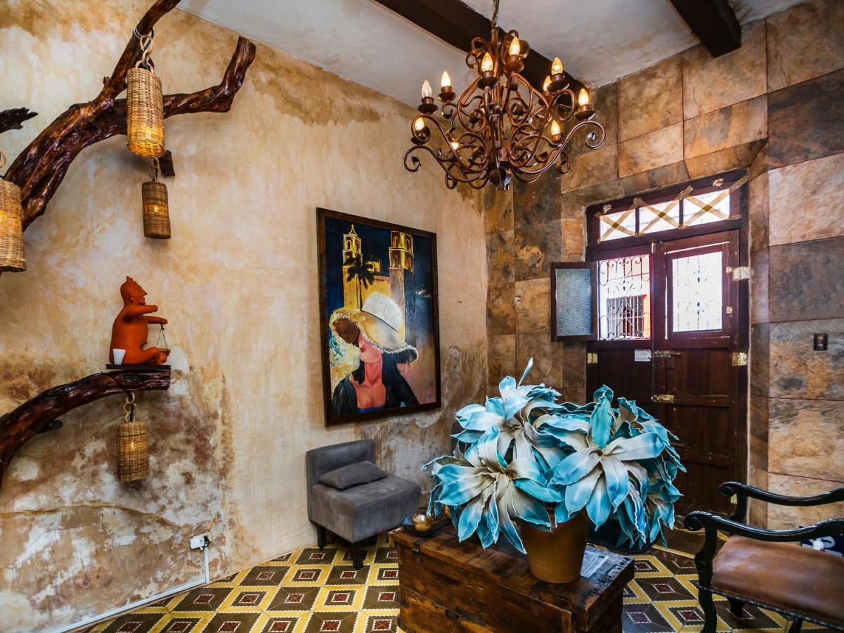 Casa Aluxes Hotel Вальядолід Екстер'єр фото